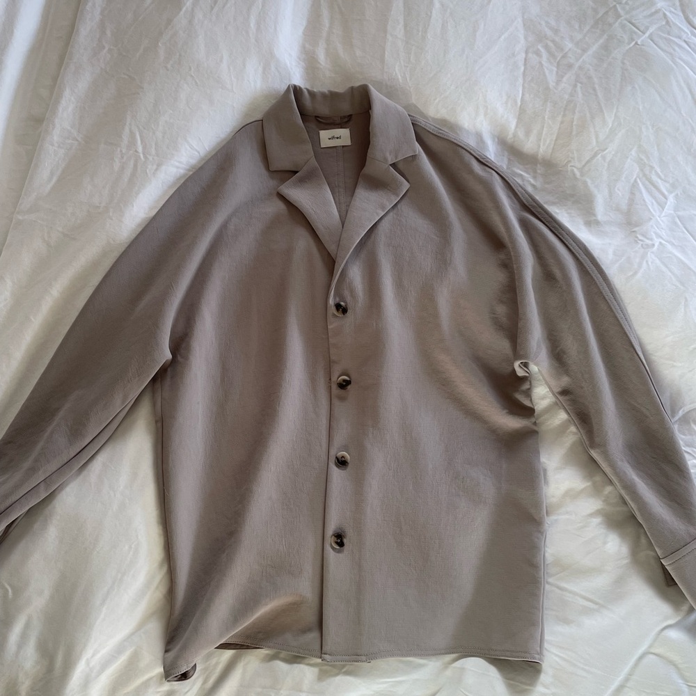 Aritzia Freeform crepe shirt, size XXS